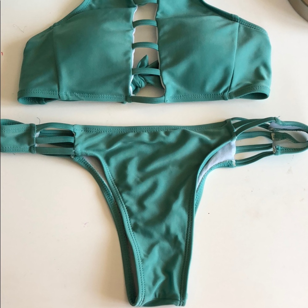 Bikini!! - Picture 2 of 2